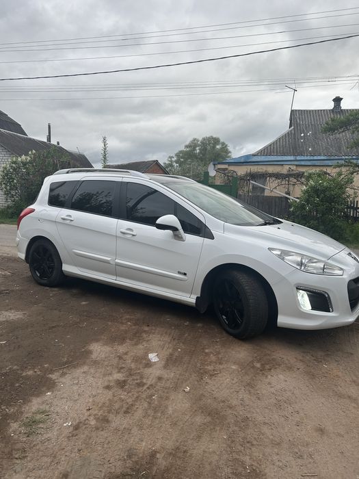 Пежо 308 sv-панорама