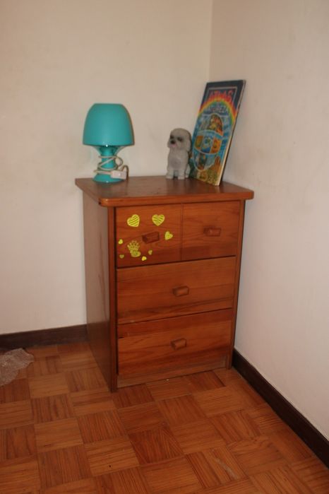 Conjunto de quarto. Cómoda + 2 mesas de cabeceira