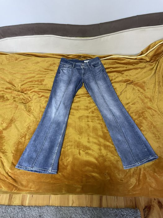 Сині архівні флеред кльош джинси Bershka / Blue archive flare jeans Bershka
