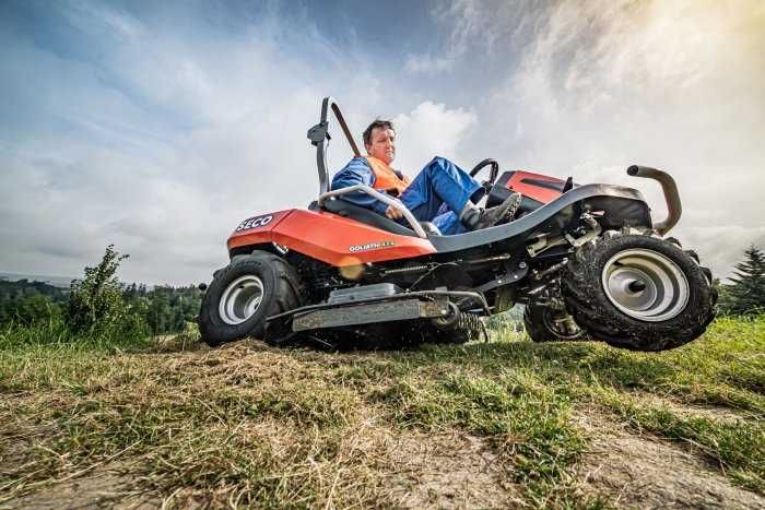 Trator Corta Mato / Destroçador SECO Goliath 4x4 726cc