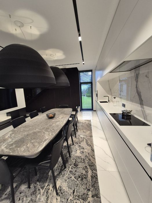 Продам VIP дом в городе! Умный дом! Бассейн! Гараж! Бомбоубежище!