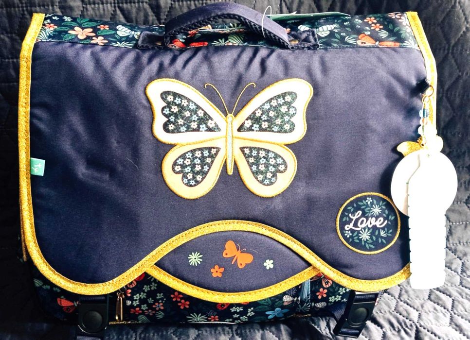 Dziewczęcy tornister kwiaty motylki