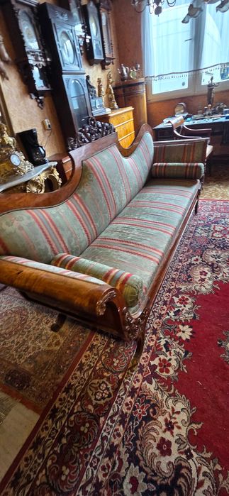 Stara sofa Biedermeier
