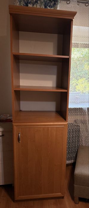 Wysoka szafka bieliźniarka