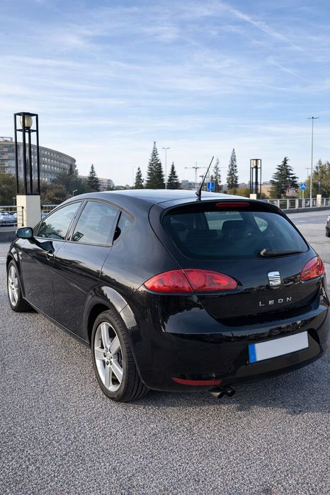 SEAT Leon 2.0 TDI 140cv • Versão Sport Up • Muito Estimado