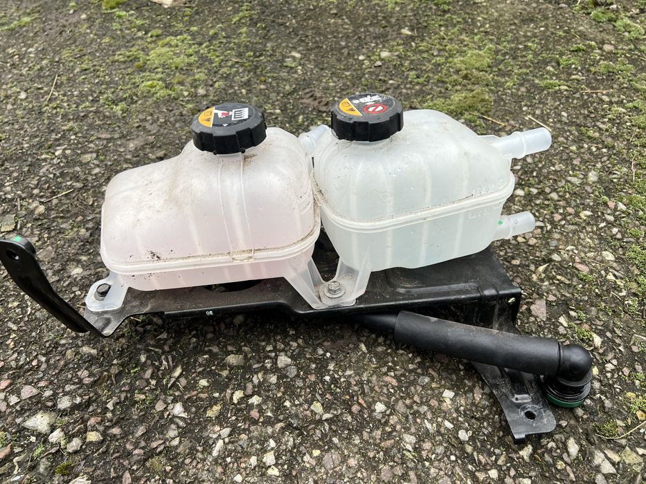 Hyundai Ioniq 5 бачок антифрізу в наявності