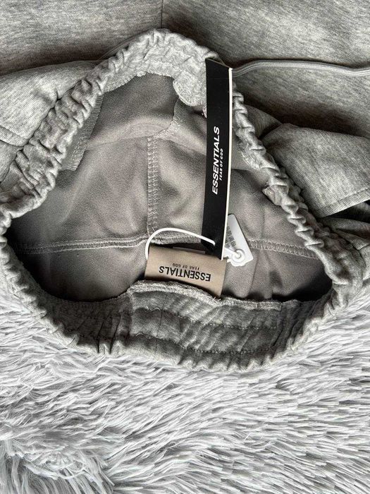 Szare Szorty Essentials