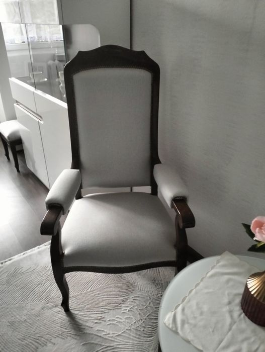 Sprzedam piękny fotel w stylu ludwikowskim  z podnóżkiem