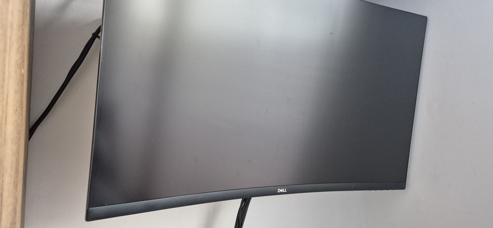 Monitro Dell zakrzywiony 32 cale 4k (S3221QS)
