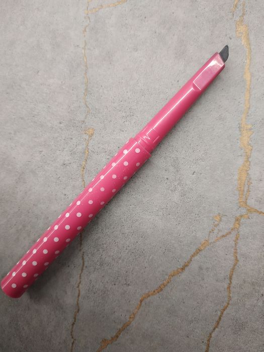 Sprzedam 4 kredki/ołówki do brwi.