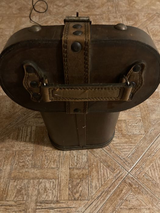 Caixa antiga de pele64584348560770122