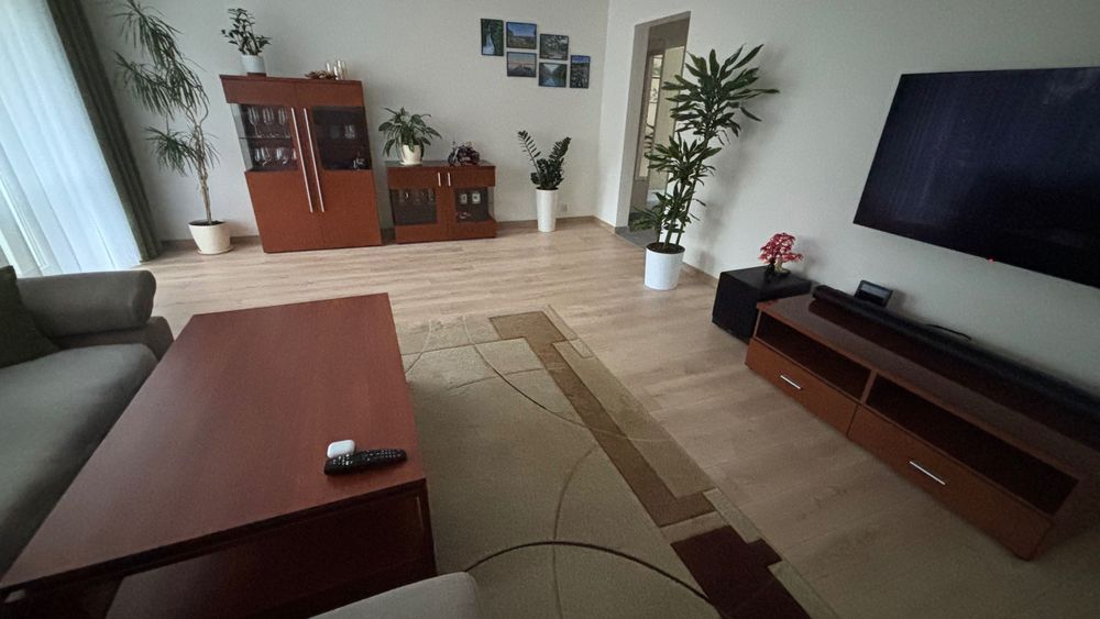 Meble Kassel zestaw - 2 witryny, szafka rtv BFM plus stolik