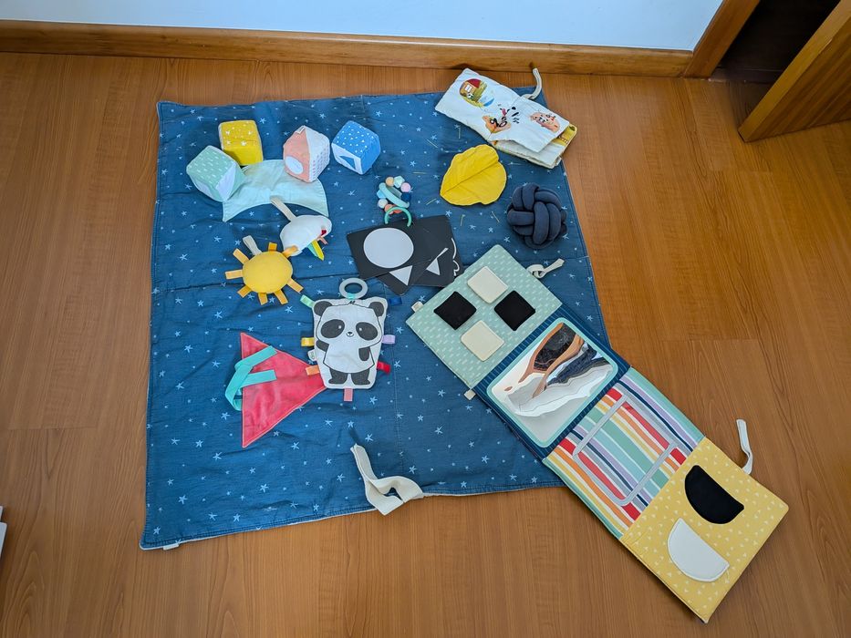 Tapete de atividades bebé mais brinquedos da KiwiCo Panda Create