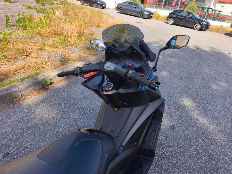 Kymco AK 550 Akrapovic