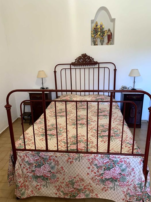Cama em ferro antiga