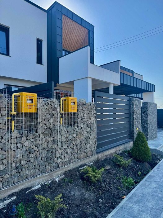 продаж котеджу в Сокільниках, готовий збудований, біля озера