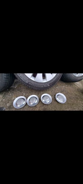 Alufelgi Audi 16 5x112  ET35  7J  Stan Idealny z Dekielkami