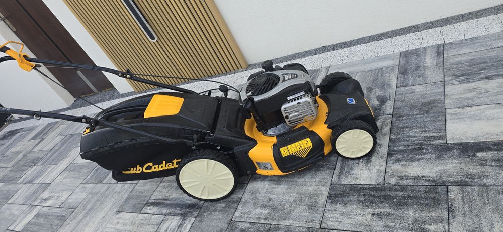Kosiarka spalinowa z napędem Cub Cadet Briggs