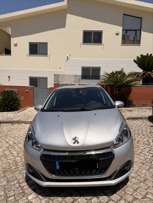 Peugeot 208 (2018) 1.2