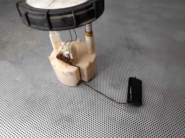 Boia combustível NISSAN Juke (F15)