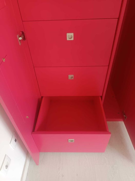 Móvel com gavetões