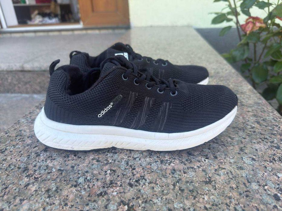 Жіночі кросівки дихаючі Adidas 41 розмір