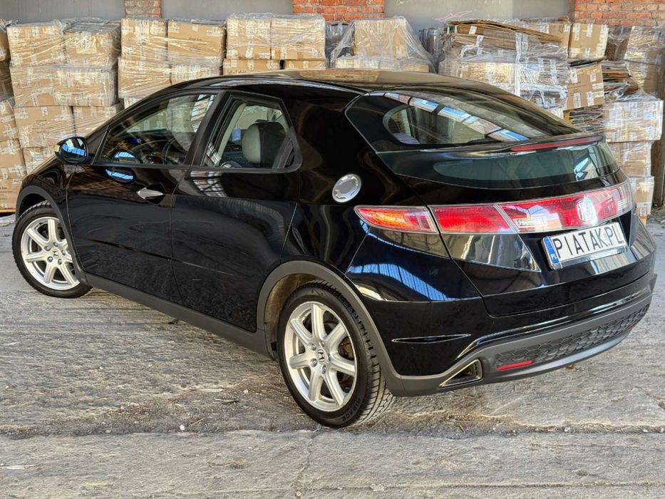 Honda civic VIII gen UFO 5 drzwi 1,8 benzyna Film Youtoube TIk/Tok