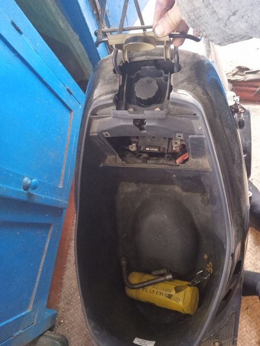 Продам скутер срочно всі питання по телефону не заводиться