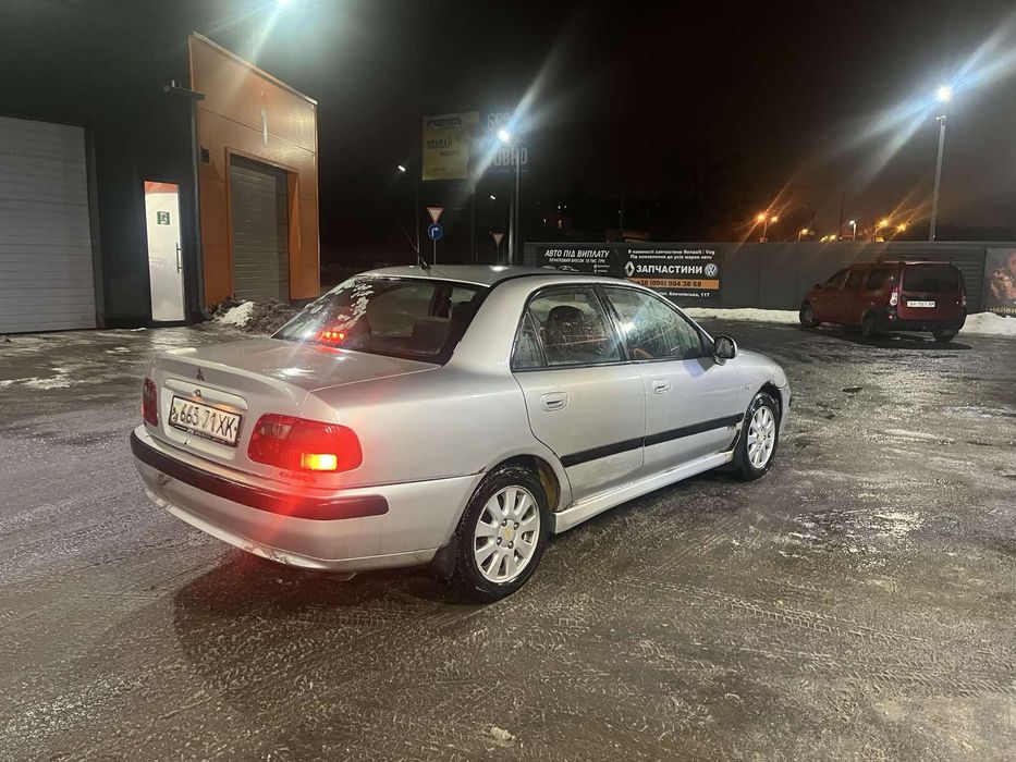 Митсубиси Каризма 1,8 GDI максимальной комплектации