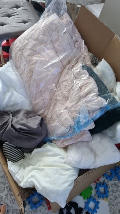 Oddam za darmo kołdry i poduszki