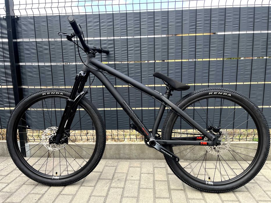 Nowy rower dirt NS Bikes Movement 2