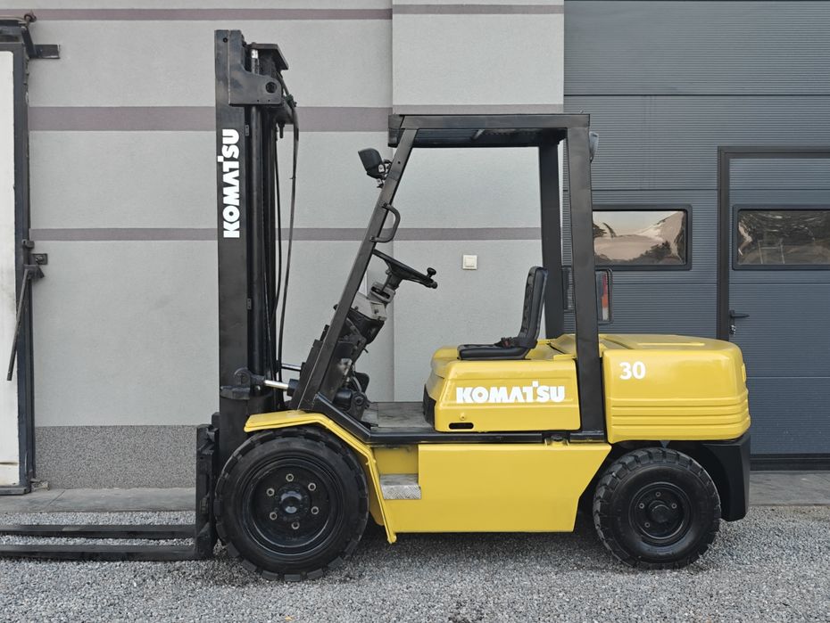 Wózek widłowy Komatsu FD30 3T Diesel Pompowane opony Przesuw Boczny
