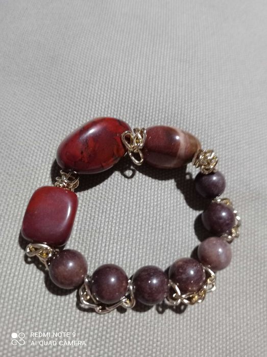Bransoletka z kamieni naturalnych.