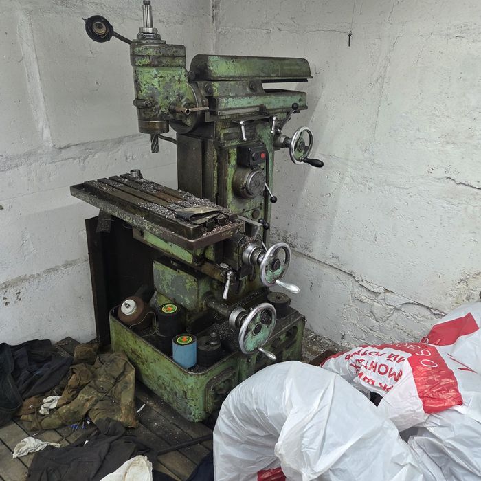 Продам універсальний фрезерний верстат