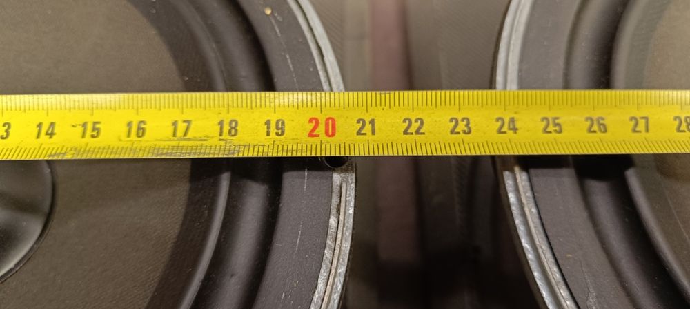 НЧ- динаміки  B&W (207мм по корзині)