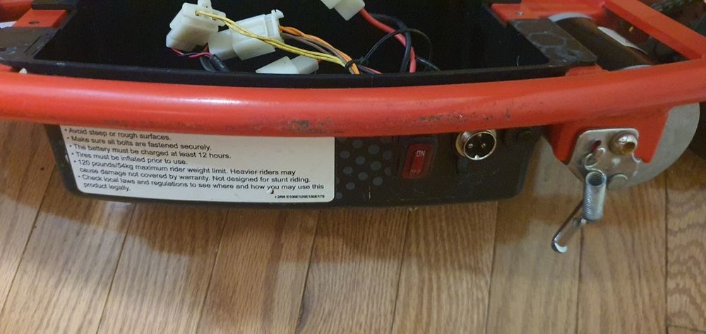 Продам електросамокат Razor E100 – без батареї, у хорошому стані