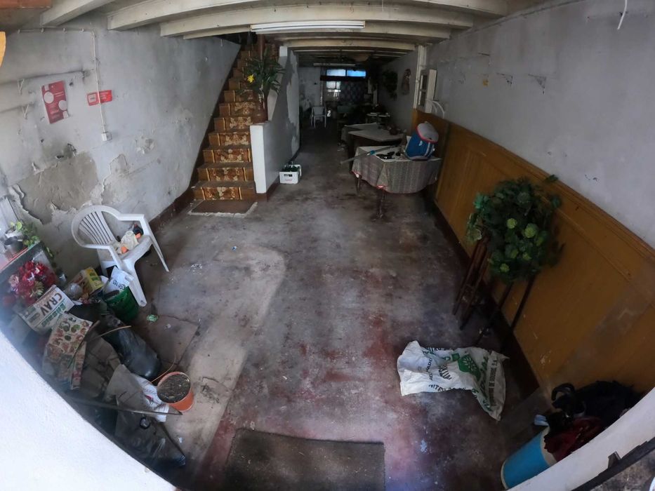 Prédio de 3 pisos para reabilitar no centro de Arcos de Valdevez