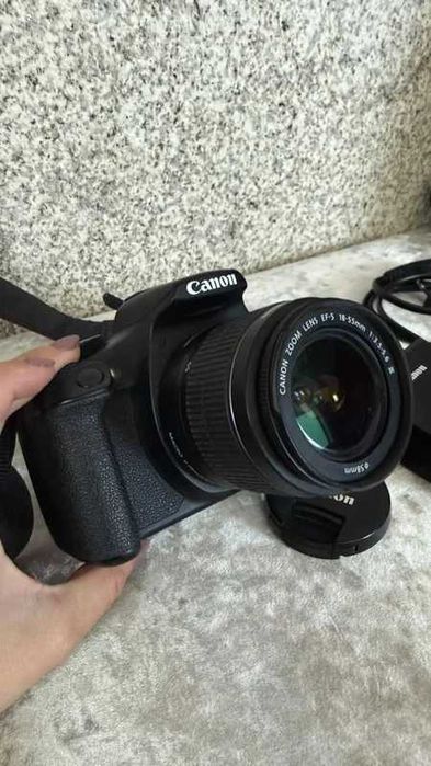 câmara da Canon EOS 1300D