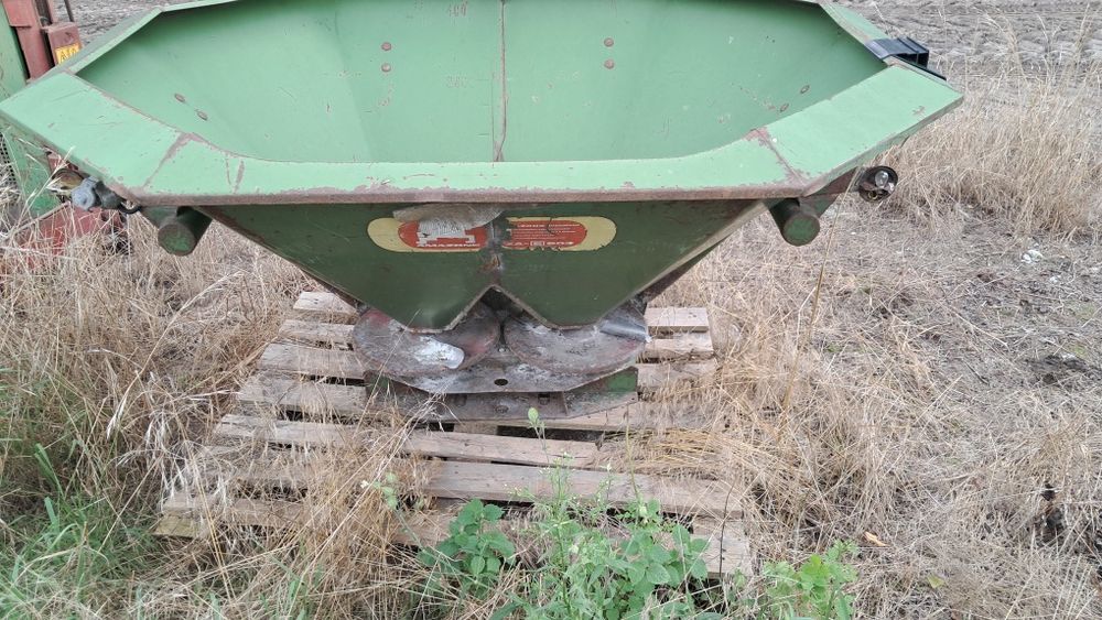 Siewnik Amazone 600l