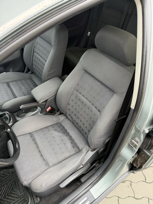 Продам Volksvagen Passat 2004 поку 2.0D