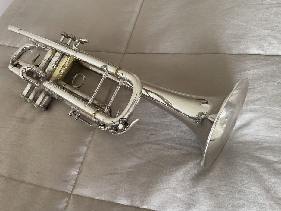 Trompete Bach 25L Corporation