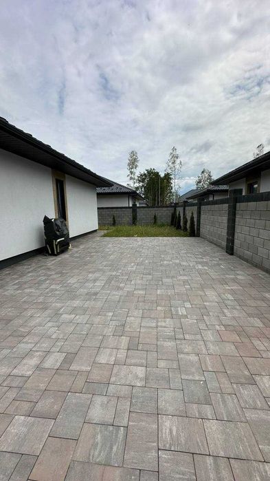 Будинок з сучасним ремонтом, каміном і ділянкою 4 сотки