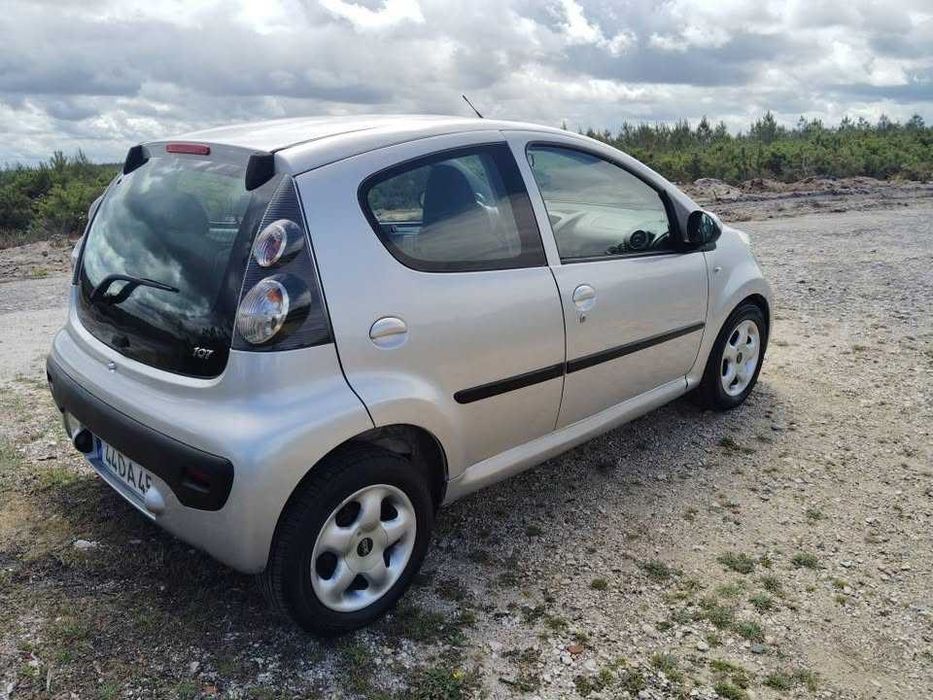 Peugeot 107 1.0 motor de corrente Toyota estado impecavel