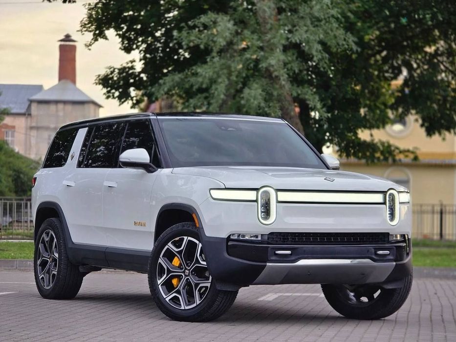 Rivian R1S Ekskluzywny elektryczny 7-os SUV klasy Premium