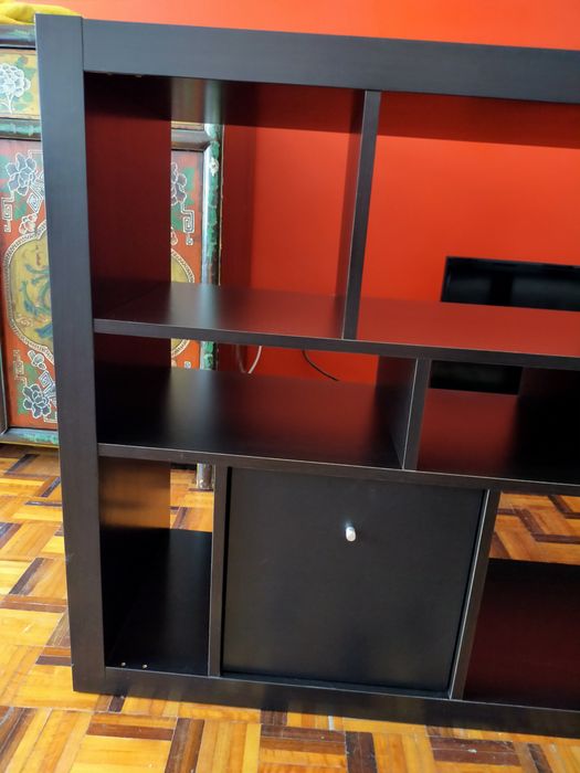 Estante preta IKEA. Negociável.