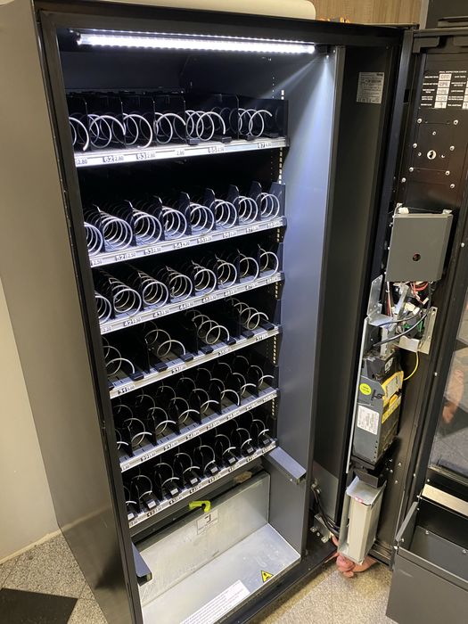 Automat Vendo G Snack BS8 SandenVendo 8 Vendingowy Vending Sprzedający Sprężynowy