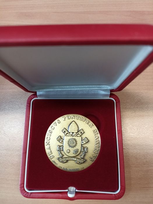 Medalha comemorativa jornadas mundiais da juventude 2023 benzida