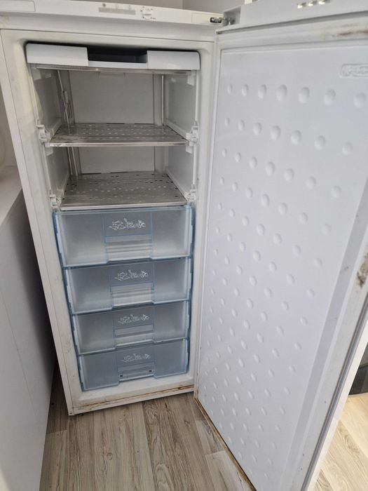 Uszkodzona zamrażarka Beko