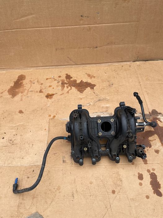 Впускний колектор Skoda Octavia A4 1.6 бензин (1998)