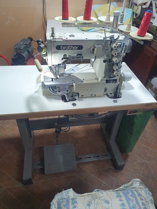 Maquina de bainhas usada brother